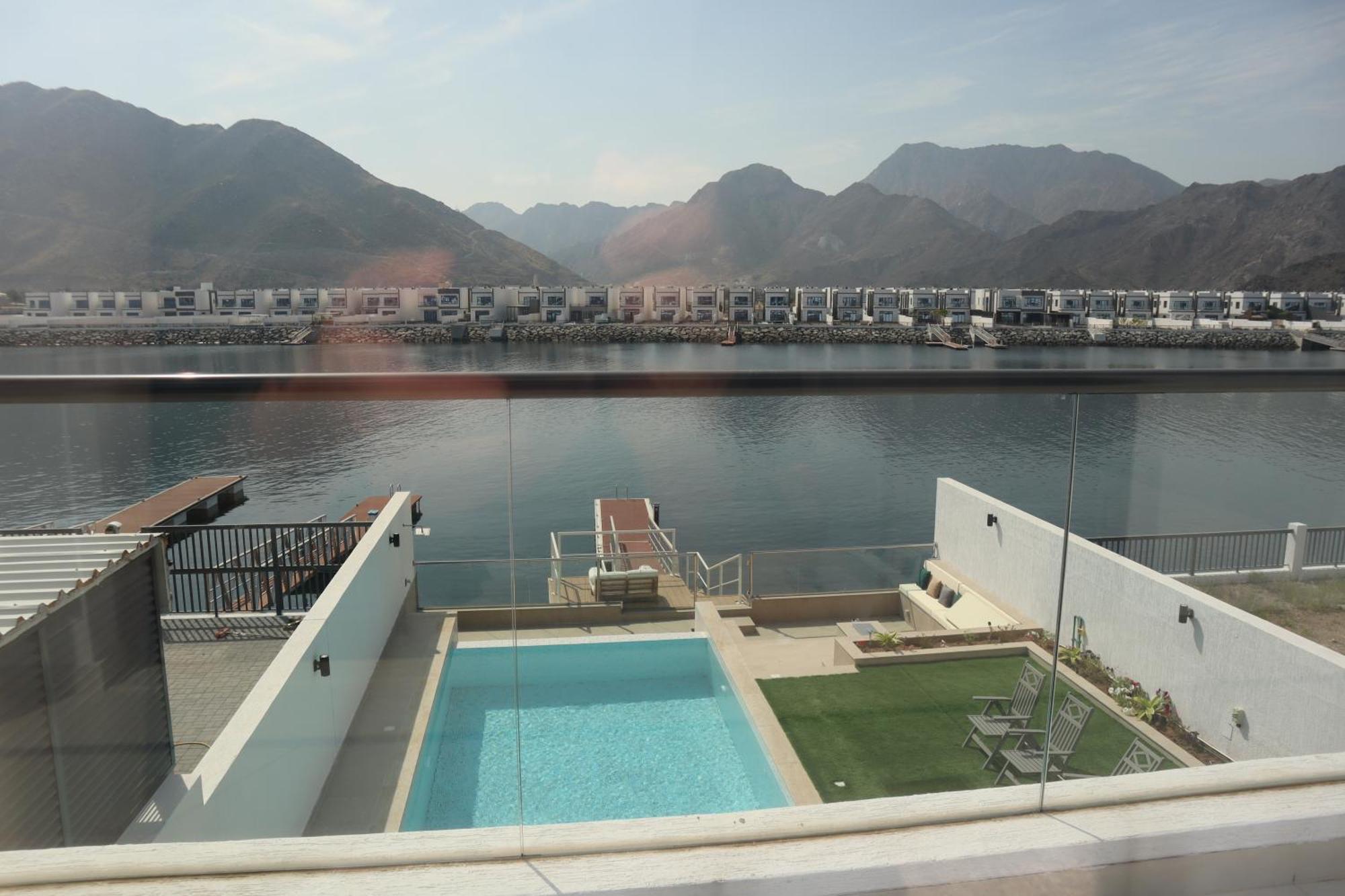 The Coral With Marina Access, Free Ka Yak And Private Pool - Al Dana Island * Fujairah