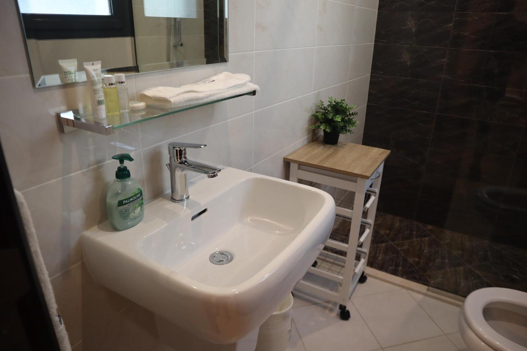 The Coral With Marina Access, Free Ka Yak And Private Pool - Al Dana Island Villa Fujairah